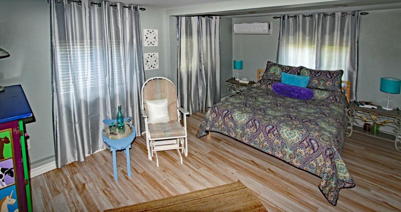 Topmast Motel Lunenburg Bagian luar foto